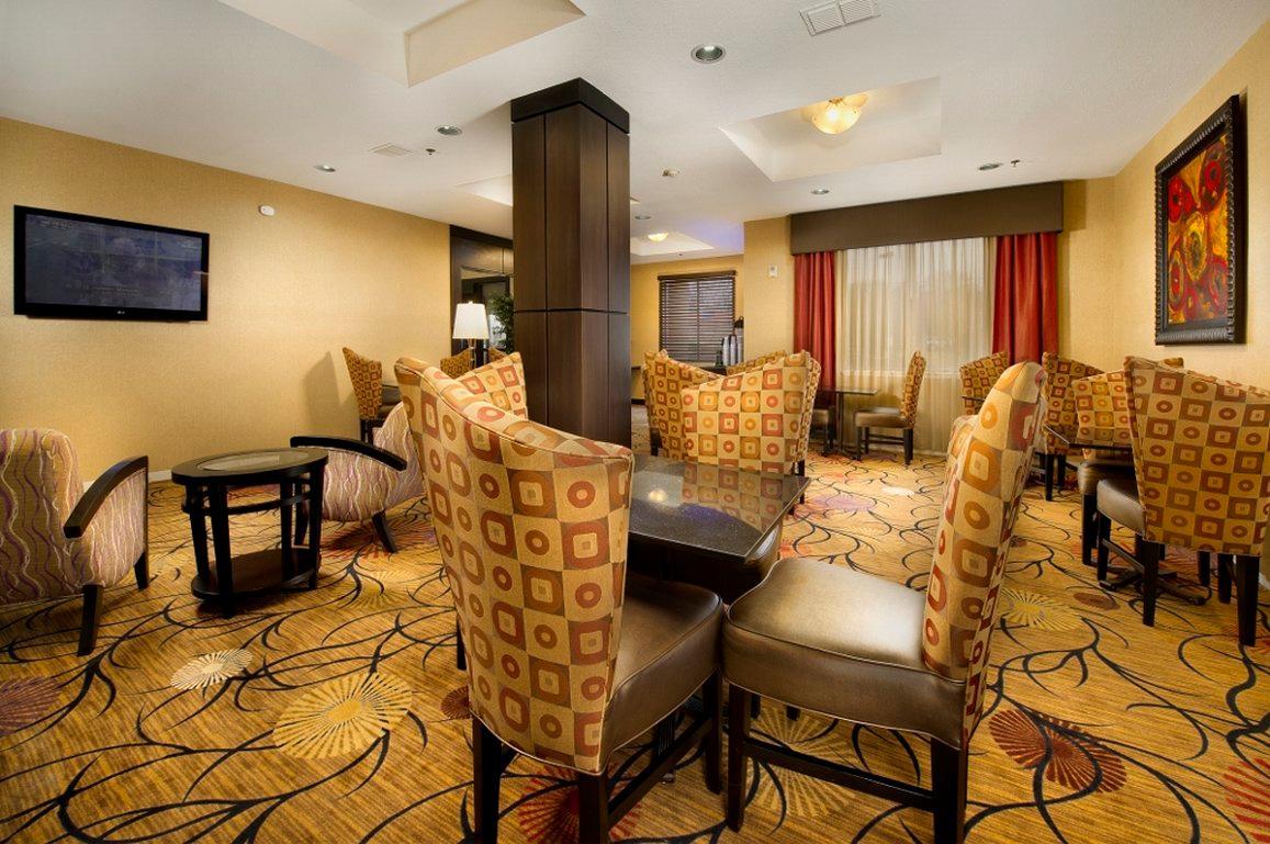 Holiday Inn Express Hotel & Suites Mount Pleasant By Ihg Екстериор снимка